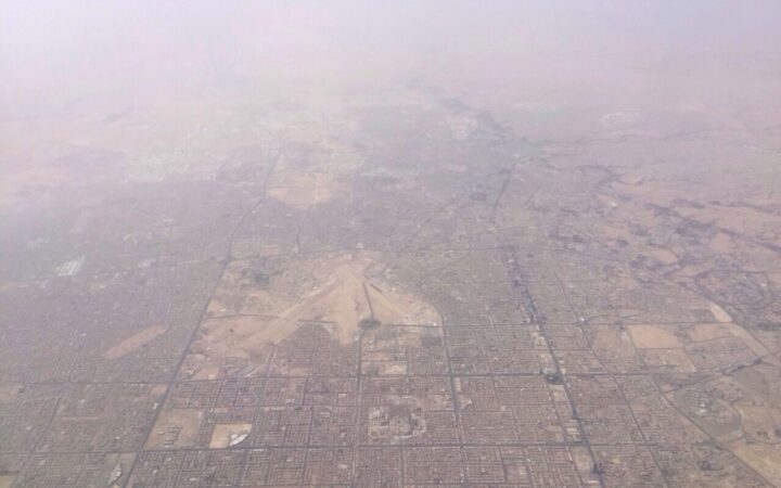 Vista aérea del aeropuerto internacional Rey Khalid de Riad, fotografiado en 2015. Imagen de archivo, no corresponde a los ataques de octubre de 2026.