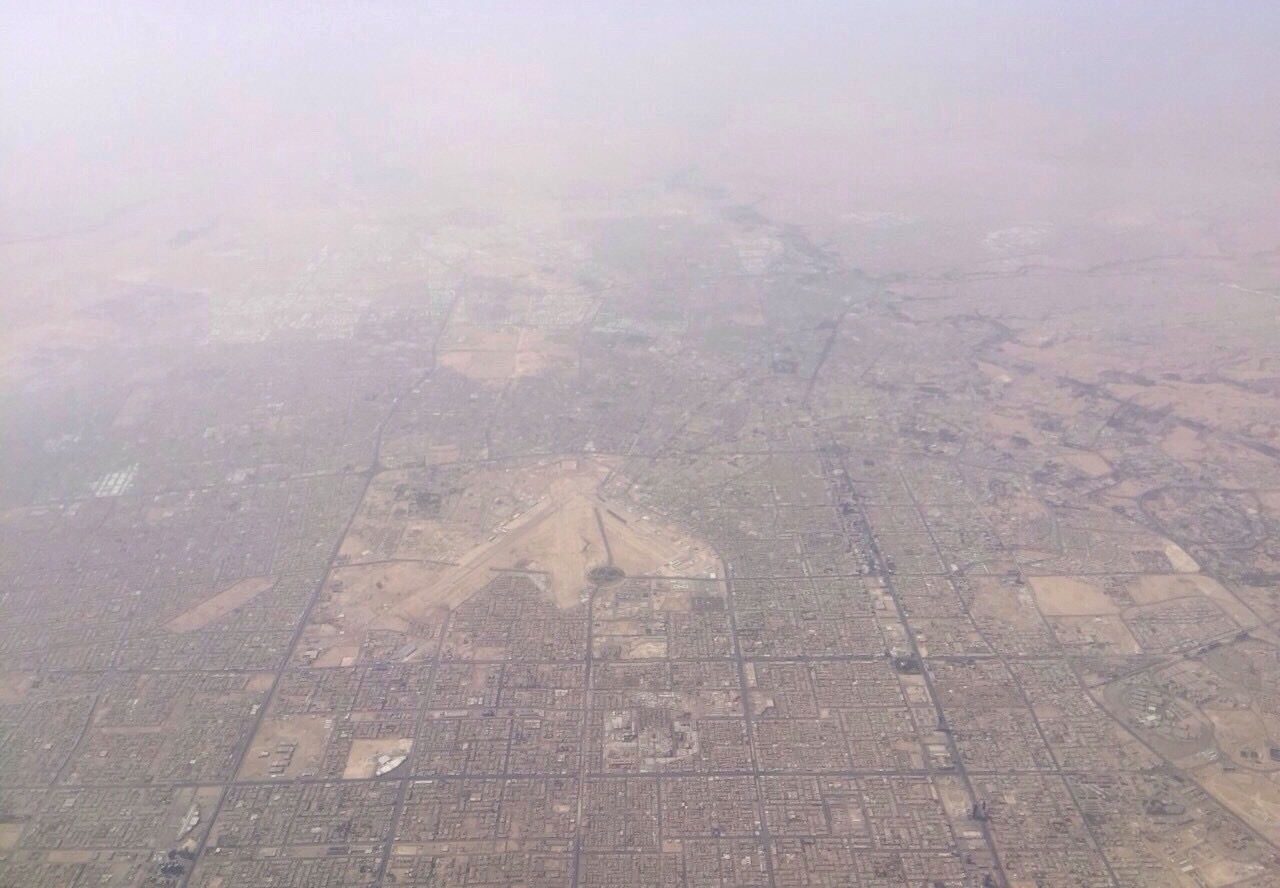 Vista aérea del aeropuerto internacional Rey Khalid de Riad, fotografiado en 2015. Imagen de archivo, no corresponde a los ataques de octubre de 2026.