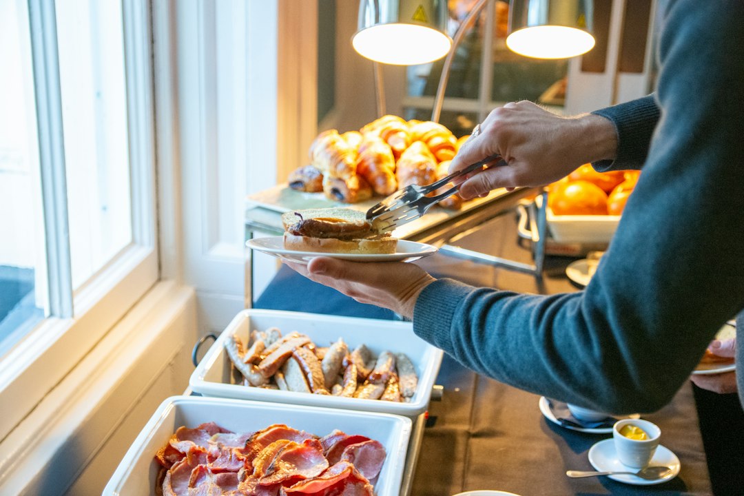 Servicio de desayuno en un hotel