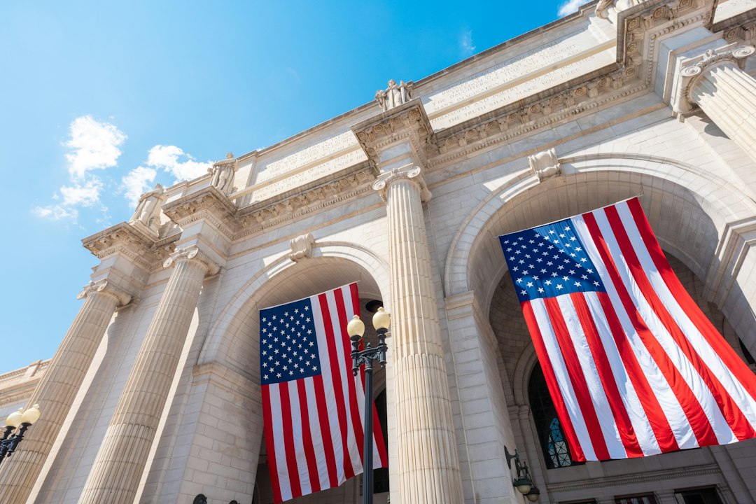 Banderas de Estados Unidos en Union Station, Washington