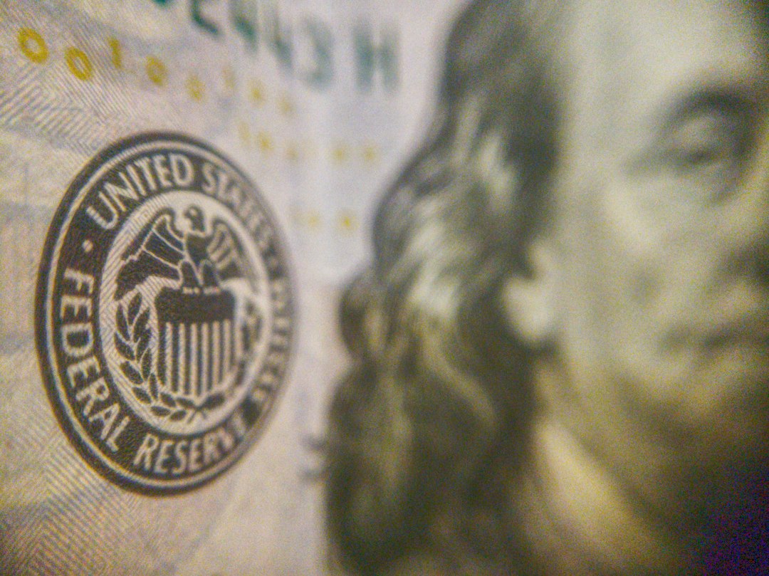 Billetes de dólar, imagen de contexto sobre financiación internacional