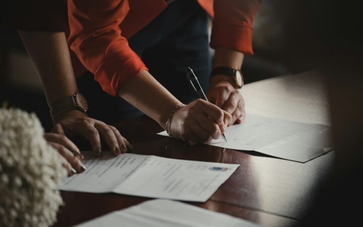 Documentación empresarial y contratos