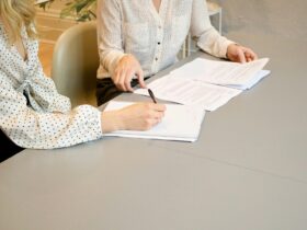 Firma de documentación laboral y tributaria