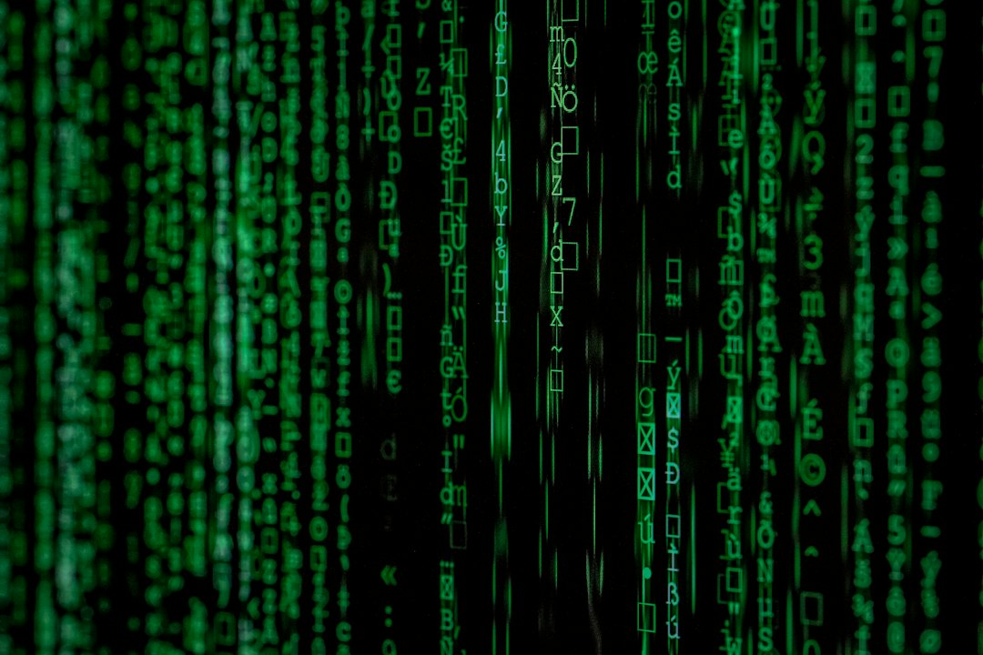 Código binario y protección cibernética aplicada a inteligencia artificial