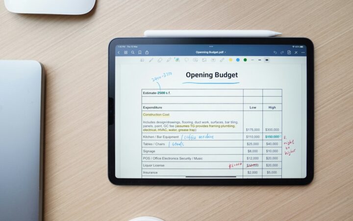 Facturación digital en una tableta para la adaptación a VERI*FACTU 2027