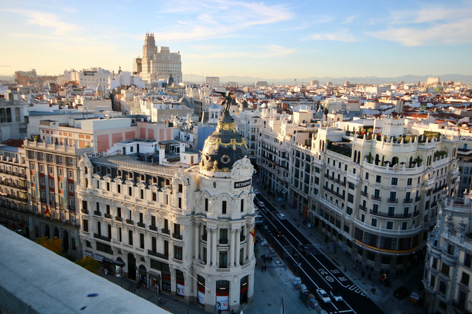 Panorámica urbana de Madrid y economía española