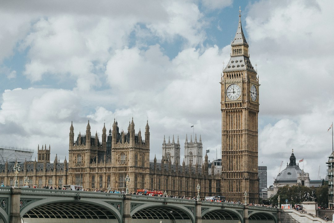 Parlamento británico y Big Ben en Londres