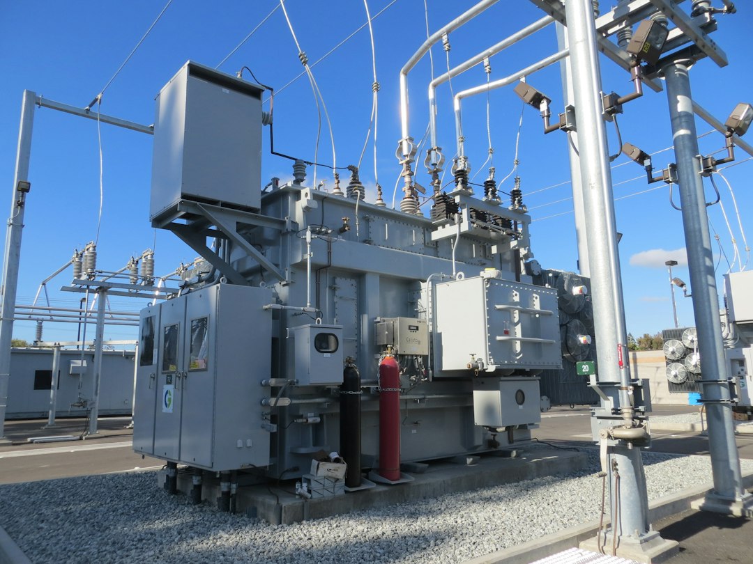 Subestación eléctrica que abastece infraestructuras de gran consumo