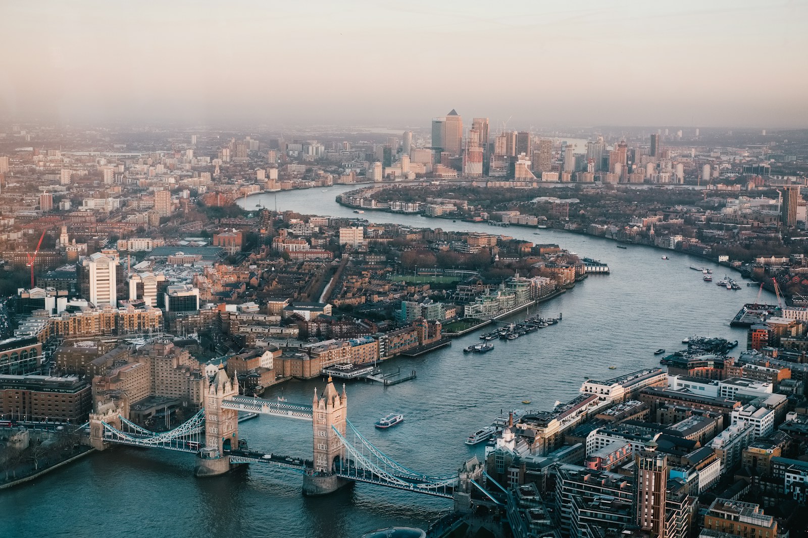 Distrito financiero de Londres y economía británica