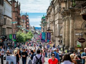 Las ventas minoristas británicas caen un 0,4% y la confianza se hunde: el consumo entra en el invierno con señales mixtas