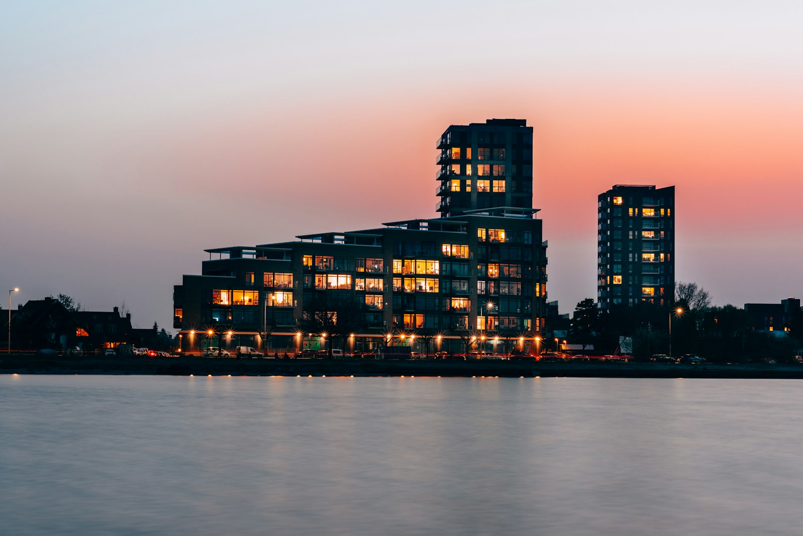 Edificios financieros junto al puerto de Copenhague