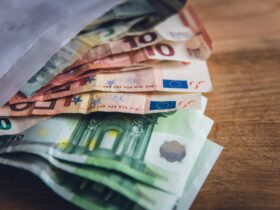 Banderas de la Unión Europea ante la reforma del mercado de titulización