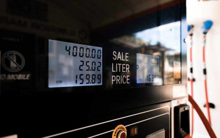 Surtidor de combustible, imagen ilustrativa de las rebajas fiscales a los carburantes