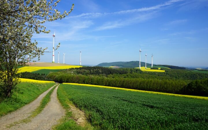 La eurozona resiste mejor el shock energético, pero el BCE avisa de que la ventaja no está garantizada
