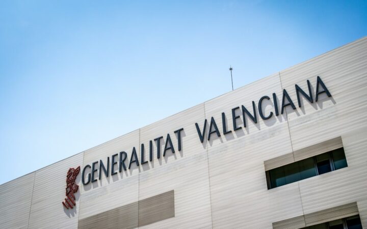 Reinicia+ FAIIP DANA elimina la antigüedad mínima: qué empresas industriales pueden pedir financiación desde hoy