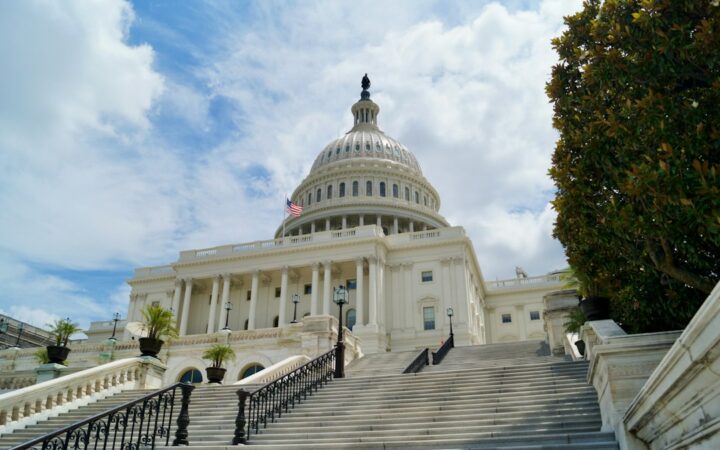 Edificio institucional en Washington relacionado con regulación financiera