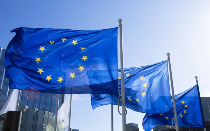 La eurozona pierde impulso: el PMI cae a 51,9 mientras energía y crisis francesa aprietan los márgenes