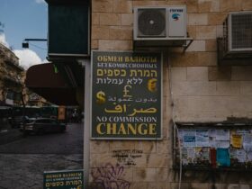 Bandera de Israel durante el debate sobre criptomonedas y sanciones