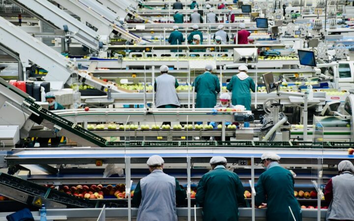 Viscofan gana 111,8 millones y rebaja su objetivo de EBITDA por energía: el coste que el precio no absorbe del todo