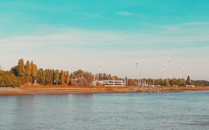 Parque eólico dentro de un proyecto europeo de energía limpia
