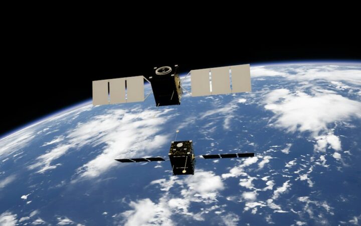 Satélites en órbita ilustrando comunicaciones directas al móvil