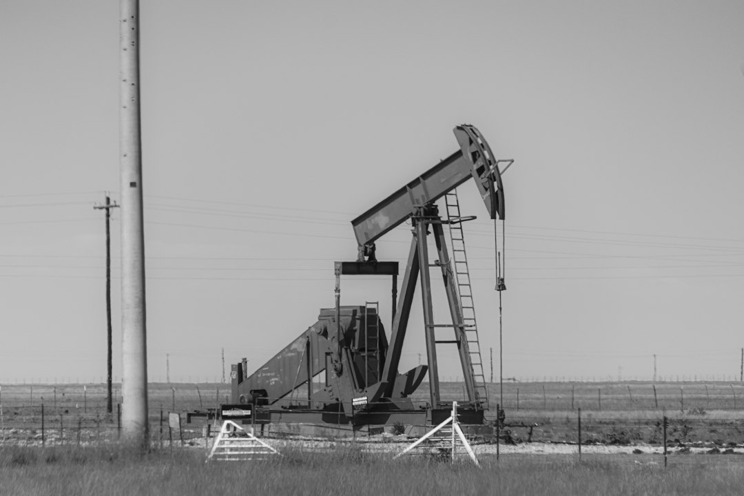 Bomba de extracción de petróleo en un paisaje de Texas