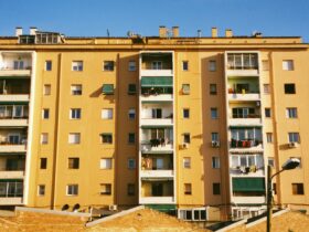 Edificios residenciales en España en un artículo sobre Neinor y Aedas Homes