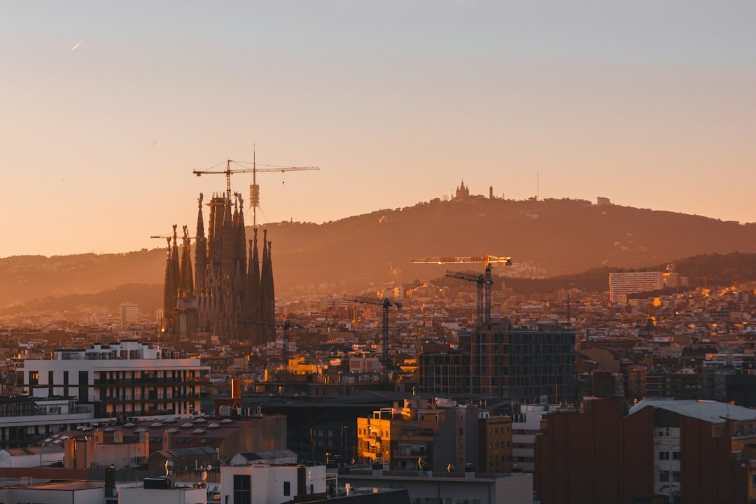 Vista de Barcelona utilizada como imagen editorial para la inversión de BPCE en Banco Sabadell