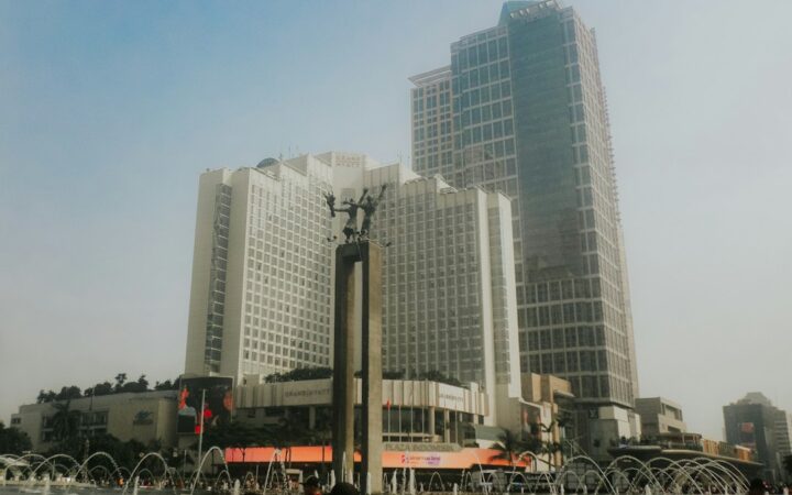 Rotonda Hotel Indonesia y edificios de Yakarta