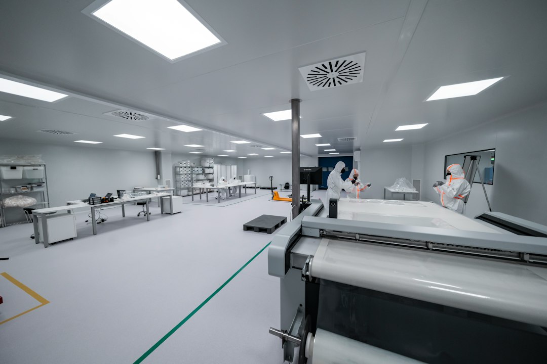 Oblea de semiconductores en una planta de fabricación avanzada